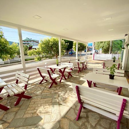 Family Hotel Haruni Ksamil Exterior foto