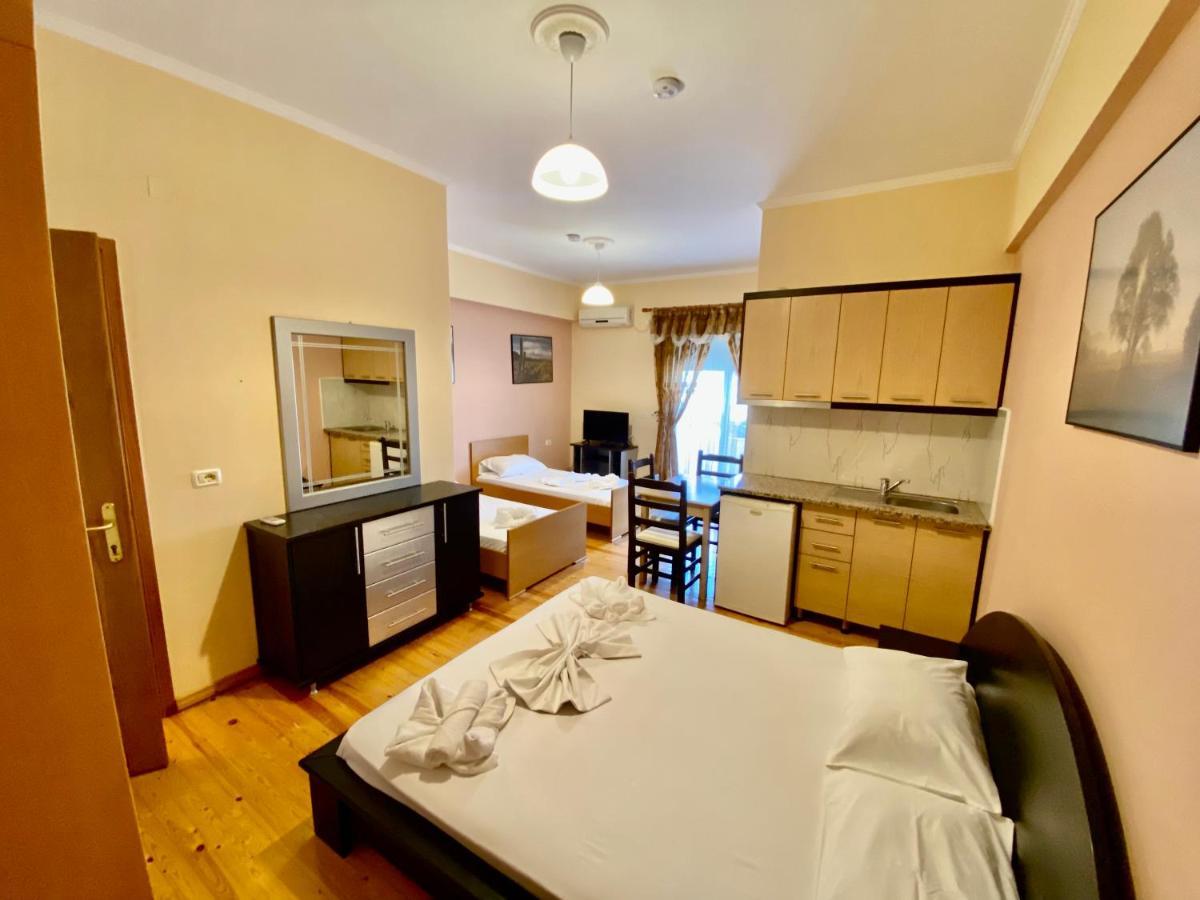 Family Hotel Haruni Ksamil Exterior foto