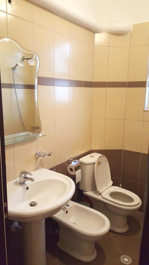 Family Hotel Haruni Ksamil Exterior foto